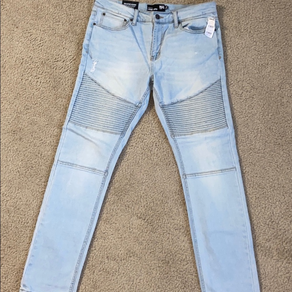 Men’s Jeans with rips and knee designs